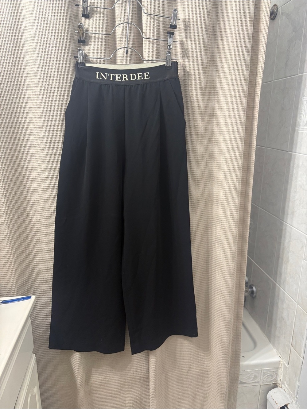 Hansen & Gretel Black wide leg  Pants elastic waist with cute logo nwot